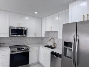 1706 N 45th Ave in Hollywood, FL - Building Photo - Building Photo