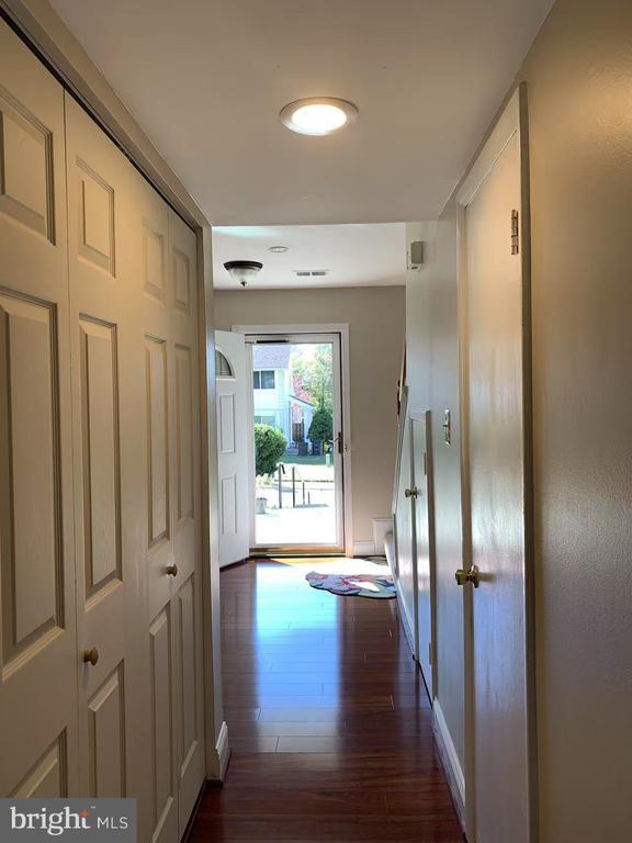 18601 Bay Leaf Way in Germantown, MD - Foto de edificio - Building Photo