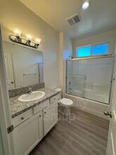 4116 E Kaweah Ave in Visalia, CA - Building Photo - Building Photo