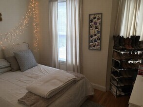 11 Leverett St, Unit 3 in Brookline, MA - Building Photo - Building Photo