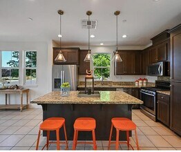 5401 Kaitlyn Pl in Rohnert Park, CA - Foto de edificio - Building Photo