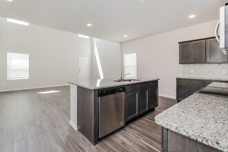 15225 Estrella Rd E in Houston, TX - Building Photo - Building Photo