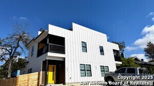 829 Kayton Ave in San Antonio, TX - Building Photo