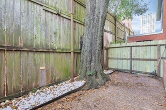 2225 Mimosa Dr in Houston, TX - Building Photo - Building Photo