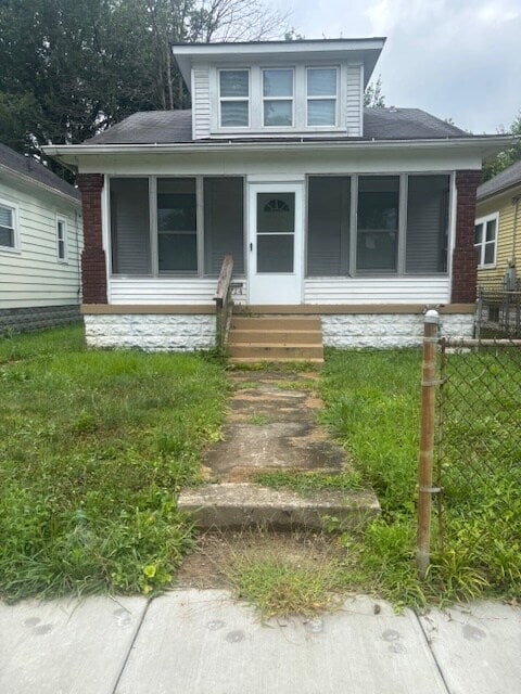 property at 714 S 42nd St