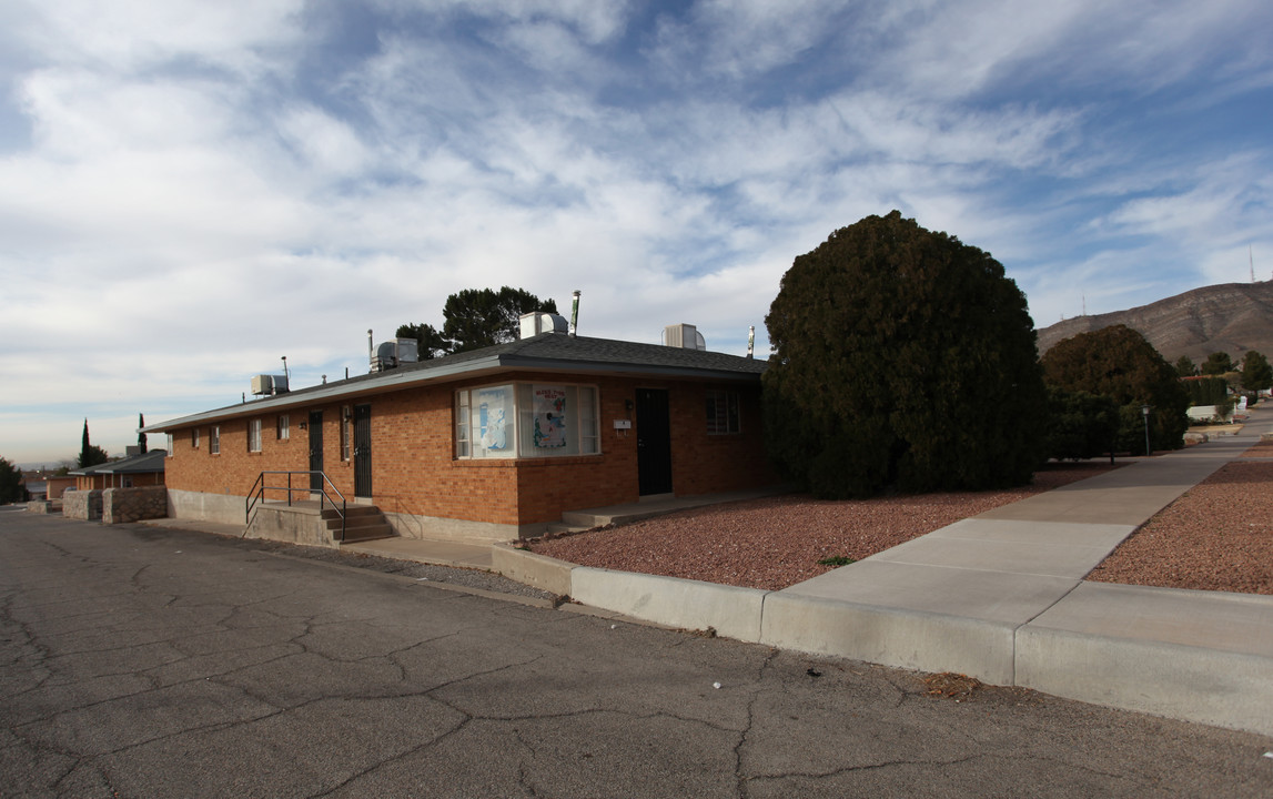 3258 Altura Ave in El Paso, TX - Building Photo