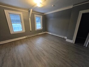 8 Farley Ave, Unit 3 in Newark, NJ - Building Photo - Building Photo