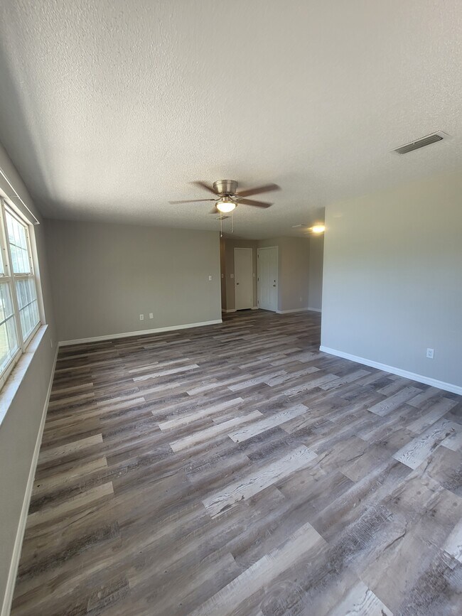 4509 Collins Rd in Spring Hill, FL - Building Photo - Building Photo