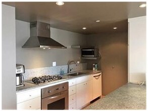 25 Channel Ctr St in Boston, MA - Building Photo - Building Photo