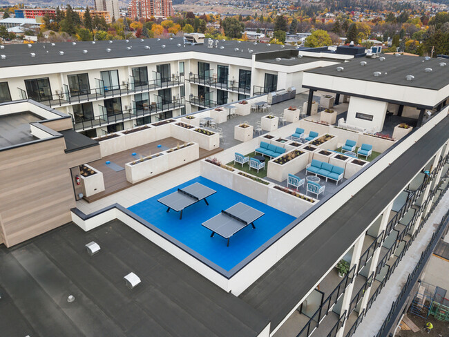 1274 Devonshire Av in Kelowna, BC - Building Photo - Building Photo
