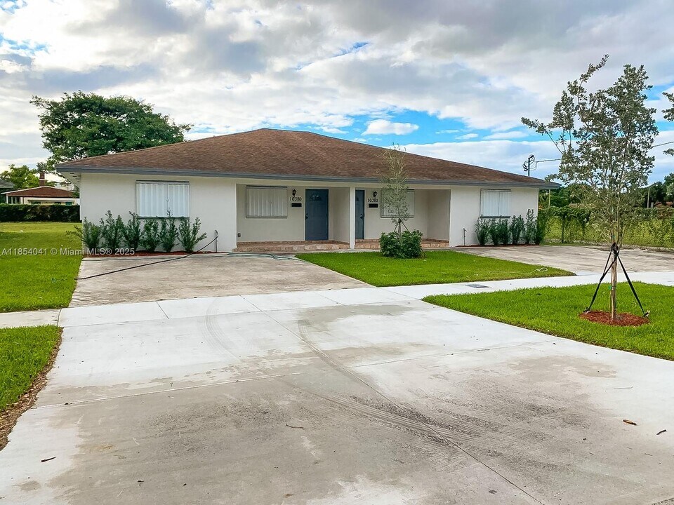 10380 NW 10th Ave in Miami, FL - Building Photo