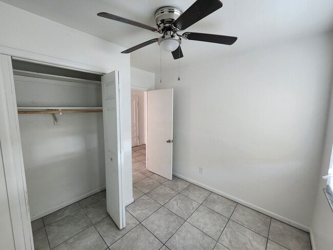 1302 E 149th Ave, Unit Apartment A in Lutz, FL - Building Photo - Building Photo