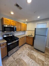 164 Crest Ave in Revere, MA - Foto de edificio - Building Photo