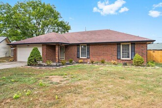 3225 S Kimbrough Ave in Springfield, MO - Foto de edificio - Building Photo