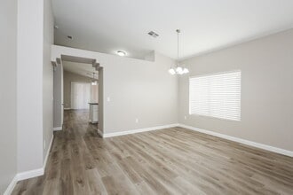 3420 Beca Faith Dr in North Las Vegas, NV - Foto de edificio - Building Photo