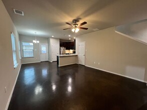1132 Renee Way in Seguin, TX - Building Photo - Building Photo