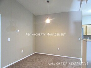 10550 W Alexander Rd, Unit #2166 in Las Vegas, NV - Foto de edificio - Building Photo