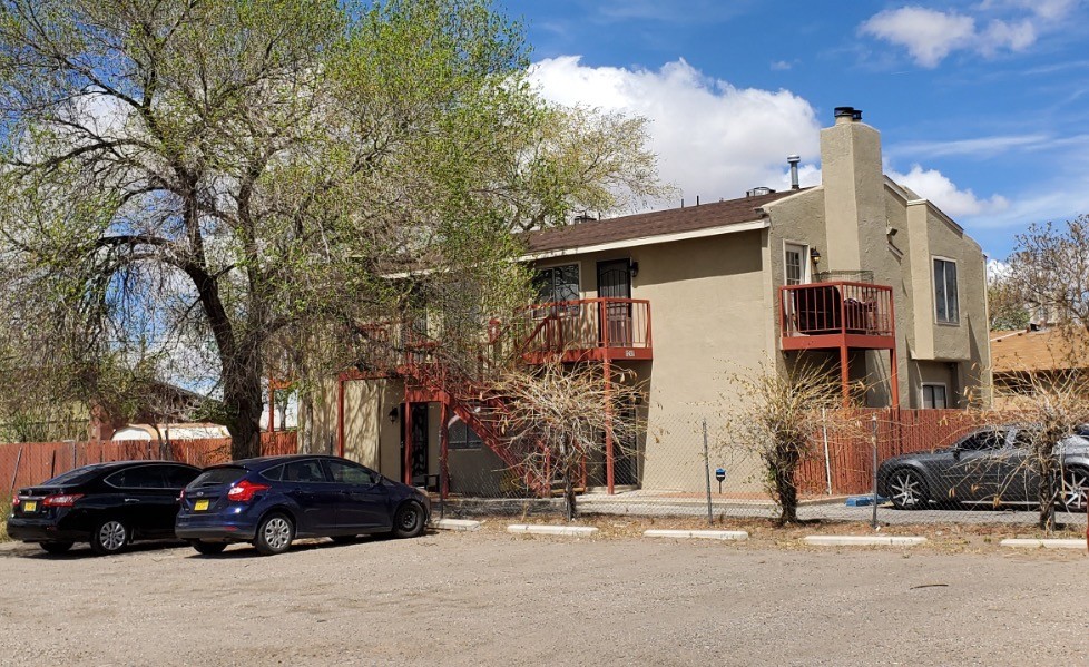 1241 Menaul Blvd NW in Albuquerque, NM - Foto de edificio