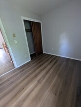 220 Glen Haven Rd, Unit D in New Haven, CT - Building Photo - Building Photo