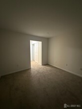 1217 Waterford Dr in Edison, NJ - Building Photo - Building Photo