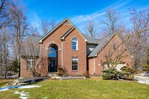 4718 Wildflower Ct in Ann Arbor, MI - Building Photo