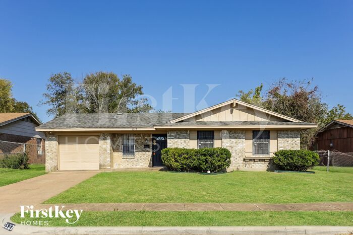 3527 Pebbleshores Dr in Dallas, TX - Building Photo