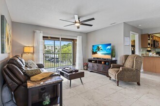 175 SE Village Dr in Port St. Lucie, FL - Building Photo - Building Photo