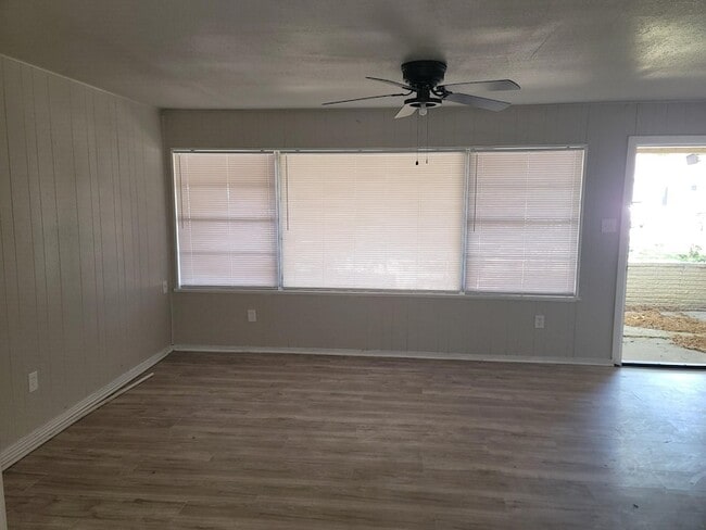 5934 Ridgeway Dr in Houston, TX - Building Photo - Building Photo