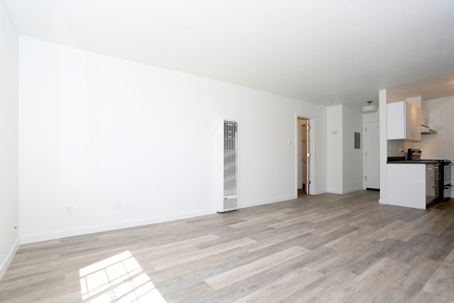 180FLATS in Redwood City, CA - Foto de edificio - Interior Photo