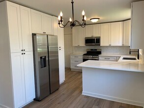 1329 Neskola Ct in Naperville, IL - Building Photo - Building Photo