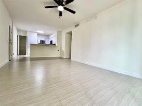 601 NE 39th St, Unit 201 in Miami, FL - Foto de edificio - Building Photo