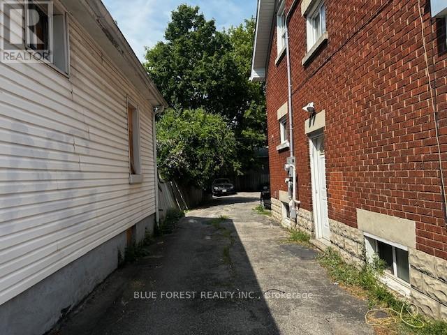 379 Wharncliffe Rd S in London, ON - Building Photo - Building Photo