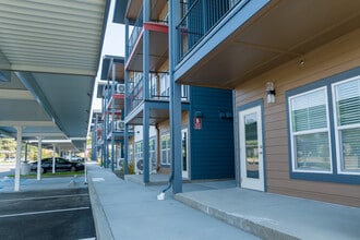 Redband Apartments in Spokane, WA - Foto de edificio - Building Photo