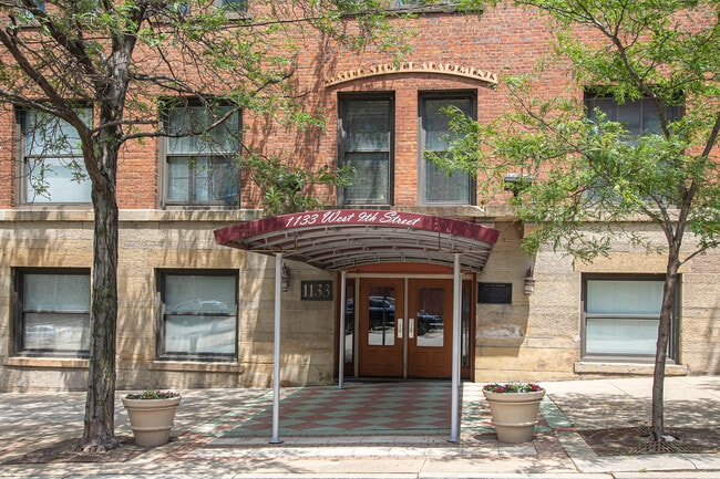 property at 1133 W 9th St