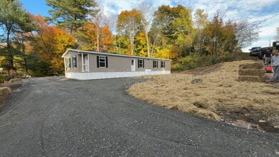 18 Abbott St in Waterville, ME - Foto de edificio - Building Photo