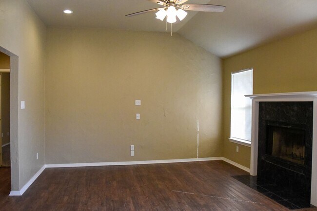 112 Misty View Ln in Roanoke, TX - Building Photo - Building Photo