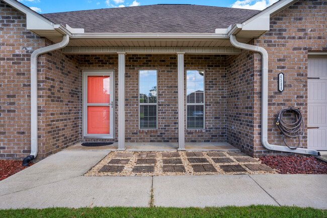 4588 Hermosa Rd in Crestview, FL - Foto de edificio - Building Photo