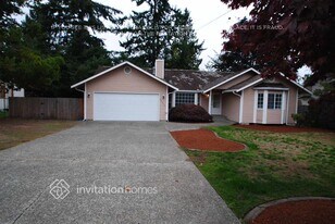 11211 152nd St E in Puyallup, WA - Building Photo