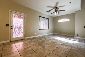 8936 Bentonville Ct in Las Vegas, NV - Building Photo - Building Photo