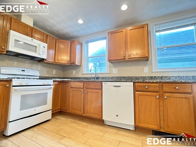 1092-1098 Cambridge St. Unit 1094, Unit 1094 in Cambridge, MA - Building Photo - Building Photo