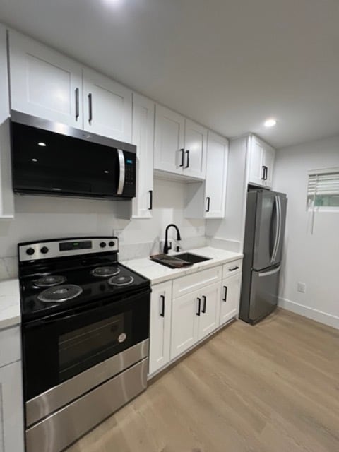 24332 Chestnut St Newhall, CA 91321 in Santa Clarita, CA - Foto de edificio - Building Photo