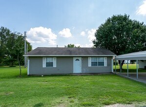604 W Johnson in Stilwell, OK - Building Photo - Building Photo