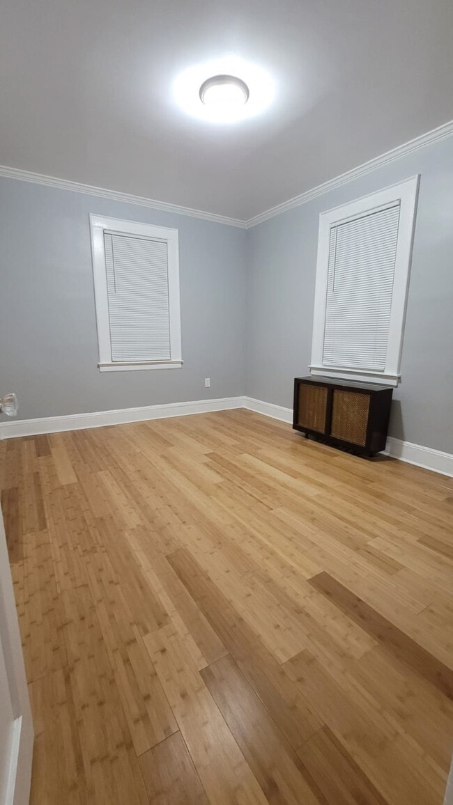 37 Highland Ave, Unit Spacious 2bdrm, Apt #2L in Newark, NJ - Foto de edificio - Building Photo