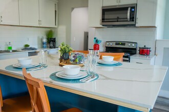 2261 Marlboro Dr, Unit Upstairs Guest House in Henderson, NV - Foto de edificio - Building Photo