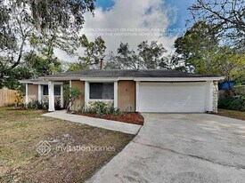 104 Ramblewood Dr in Sanford, FL - Building Photo