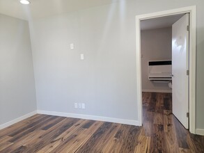 4194 Neil Rd in Reno, NV - Foto de edificio - Building Photo