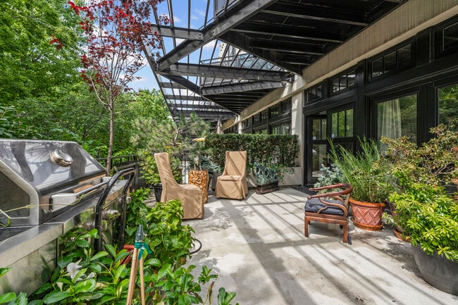 property at 1070 W 15th St