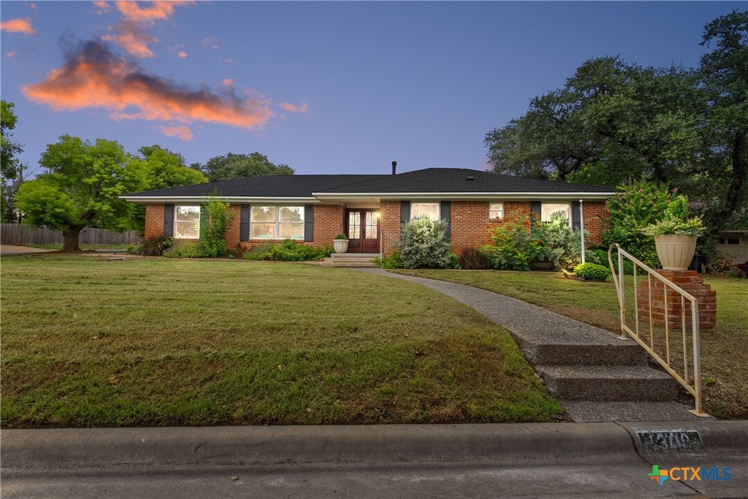 1308 Cardinal Hill Cir in Austin, TX - Building Photo