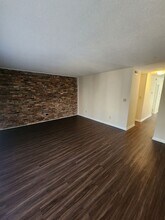 1005 Oak Tree Dr in Chapel Hill, NC - Building Photo - Building Photo
