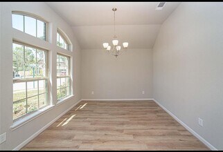 2926 Grand Hawthorne Rd in Conroe, TX - Building Photo - Building Photo